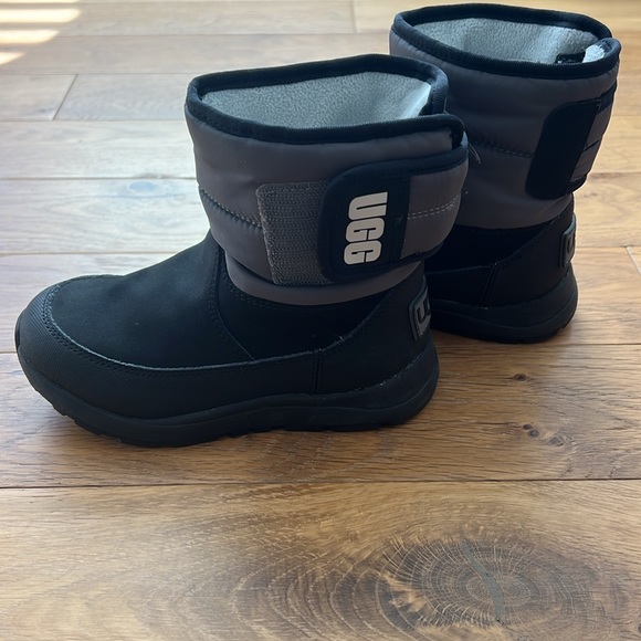 UGG Kids Boy Tory Winter Boot - Picture 3 of 5